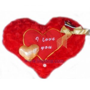 Плюшено сърце с панделка и златно сърце