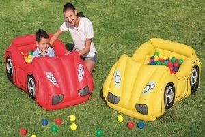 Надуваема кола с топки