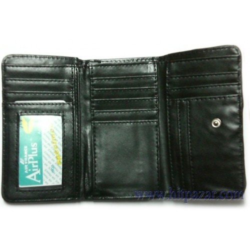 Дамско портмоне с гънки.