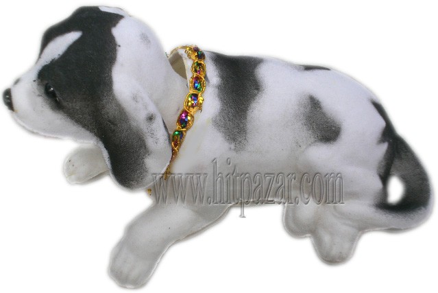 Детско кученце с клатеща глава