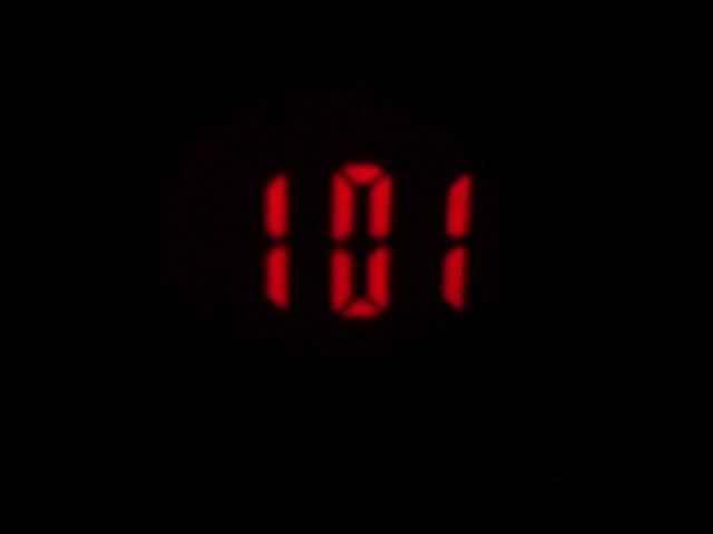 Електронен часовник със светлини