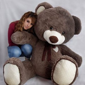 Огромно плюшено мече – силно желан подарък