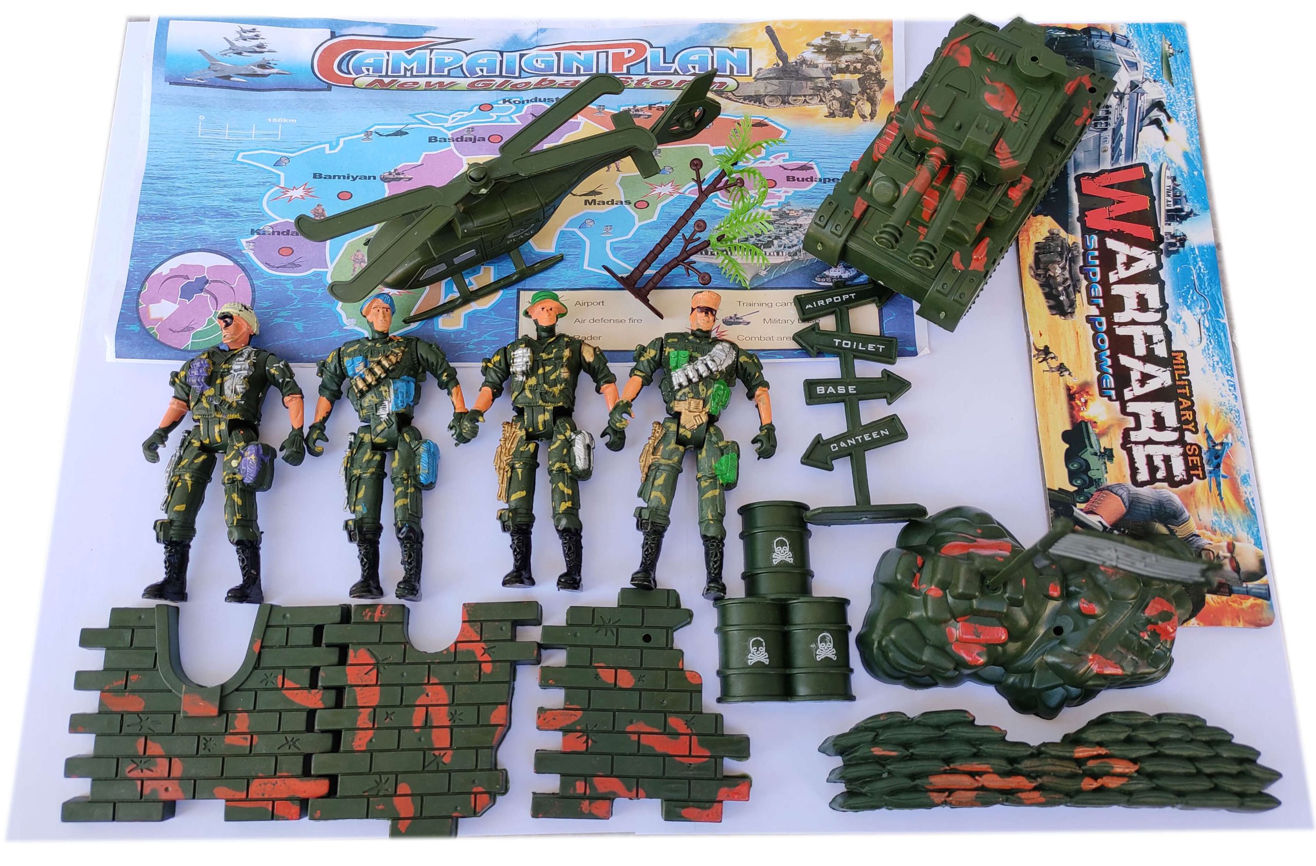 Комбат Combat с 4 войника, танк, вертолет и още аксесоари, военен комплект