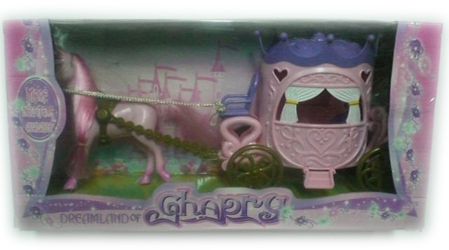 Каляска със специална форма и с кон с богата грива